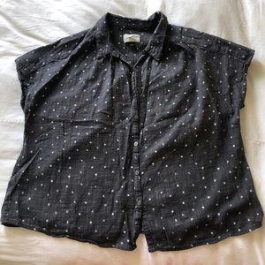 Universal Thread women’s top